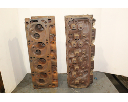 351 C 4-Barrel Low Compression Ford Cylinder Head Set.